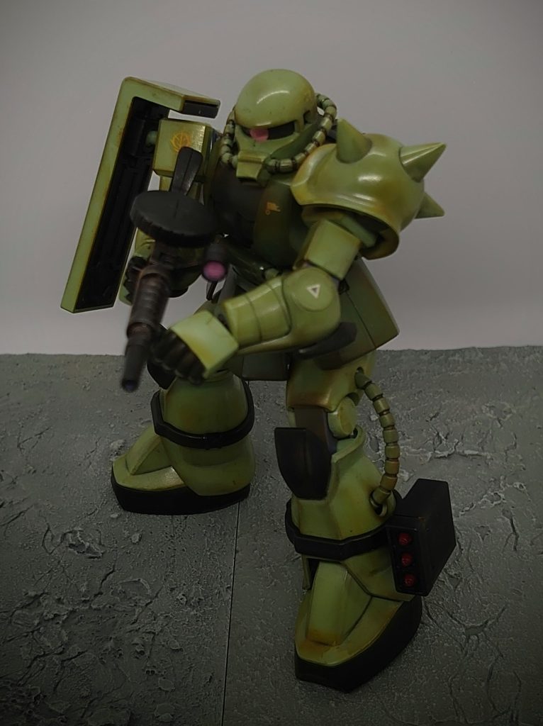 合わせ目消し、筆塗り全塗装、デカール貼り、ウェザリングマスターで仕上げています