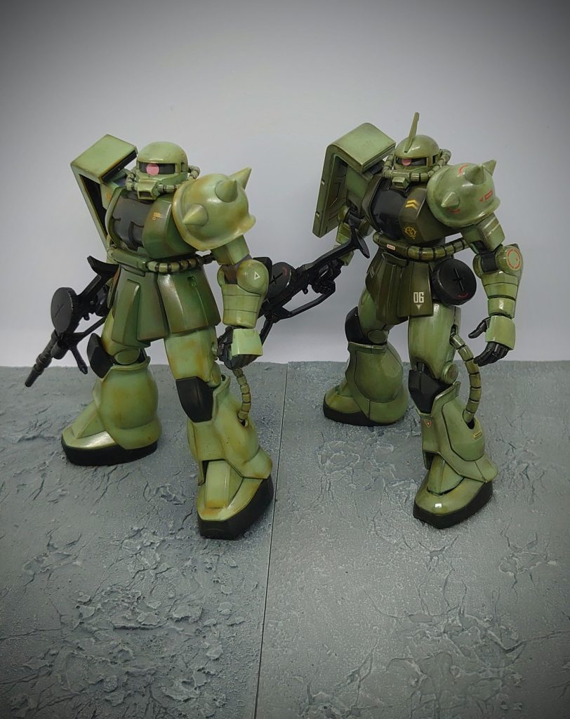 ザクⅡが増えてきたので、比較でもやっときます(笑)(左)旧HG (右)HGUC REVIVE版