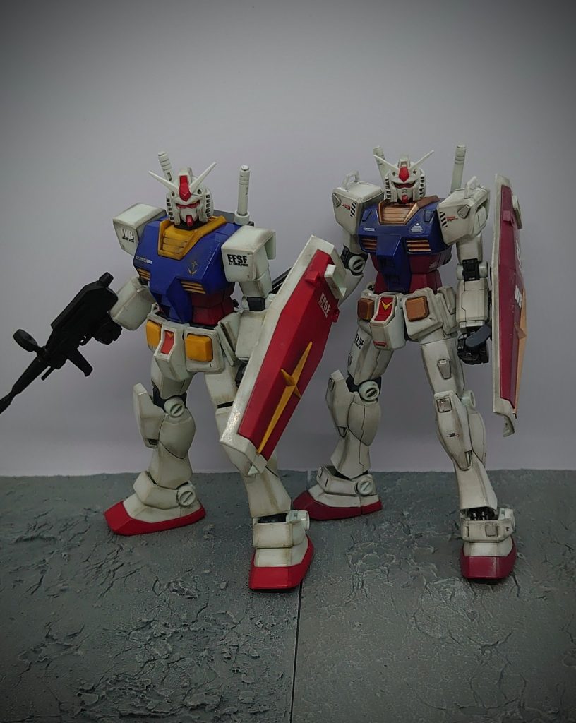 前回のザクに続き、比較です(左)旧HG (右)HGUC REVIVE版全然スタイルが違いますね(笑)腰回り、足の細さ、顔のデカさ!