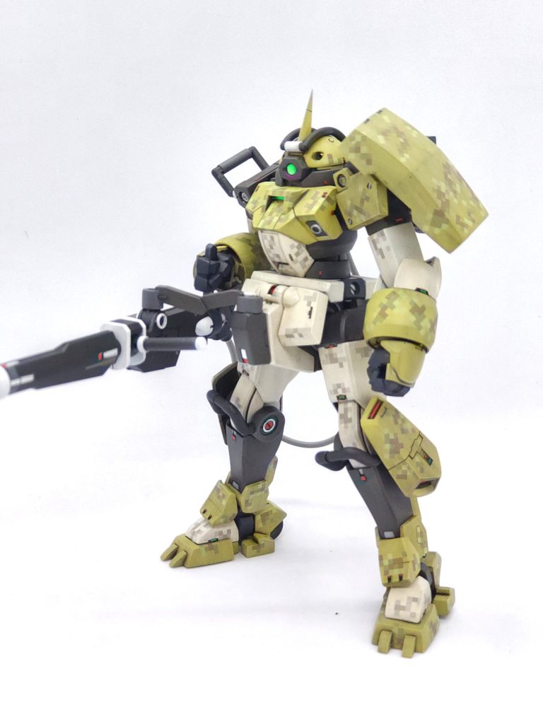 使い込まれているが、地球寮のメカニックのおかげで状態は[すこぶる良好]という設定で、ハードなウェザリングは我慢しました😂