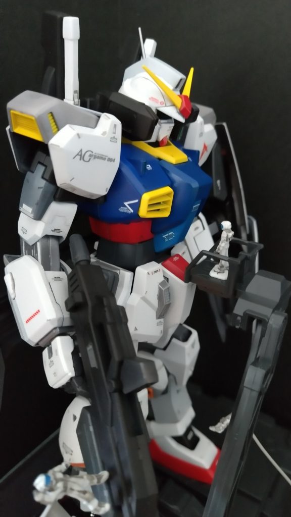 カタパルトベース付きなので、整備士フィギアやパイロットを好みで配置すれば、良い感じになりますね。