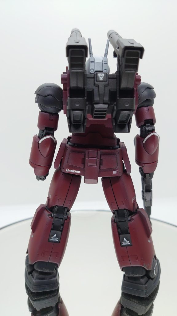 黄色はビビッドオレンジ。下地は白。ガンメタ下地にするとグラデ塗装だけで汚しっぽくなるので大好きです。