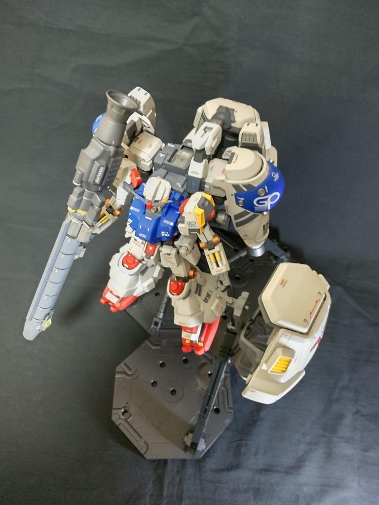 ラジエーターシールドとアトミックバズーカのバレルを2つ持つことにより、核弾頭を2回発射できる仕様。前線を1射目で崩壊させ敵陣深く進行、バズーカ基部に次弾を装填、バレルとラジエーターシールドを取り替えて2射目を発射、敵本陣を殲滅させる仕様、これなら戦闘しなくてよい?。