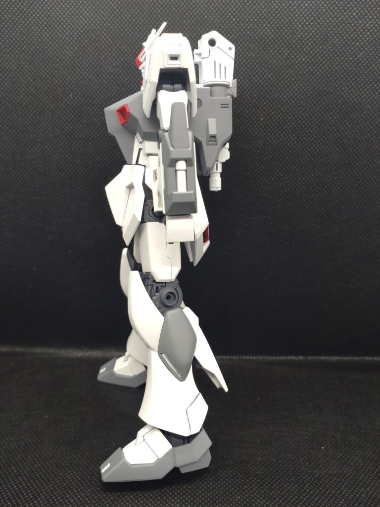 ファーストロットですので、フィンファンネル等武装は作らずアームズアームのハードポイントだけ増設し様々な可能性を残した状態にしました。