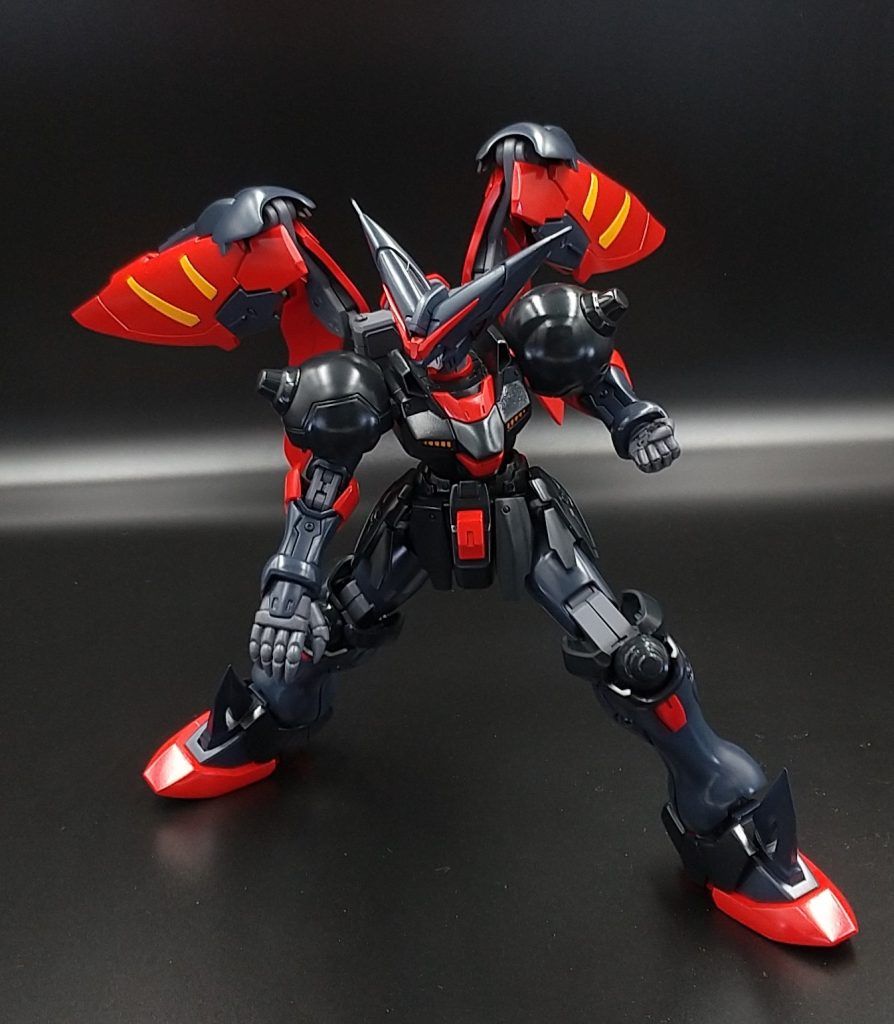 最初はツヤ消し仕上げにするつもりでしたが、ツヤありもＤＧ細胞製の異質感が出てアリかも？と思い、ツヤを残してみました。マーキング類は無しとしています。