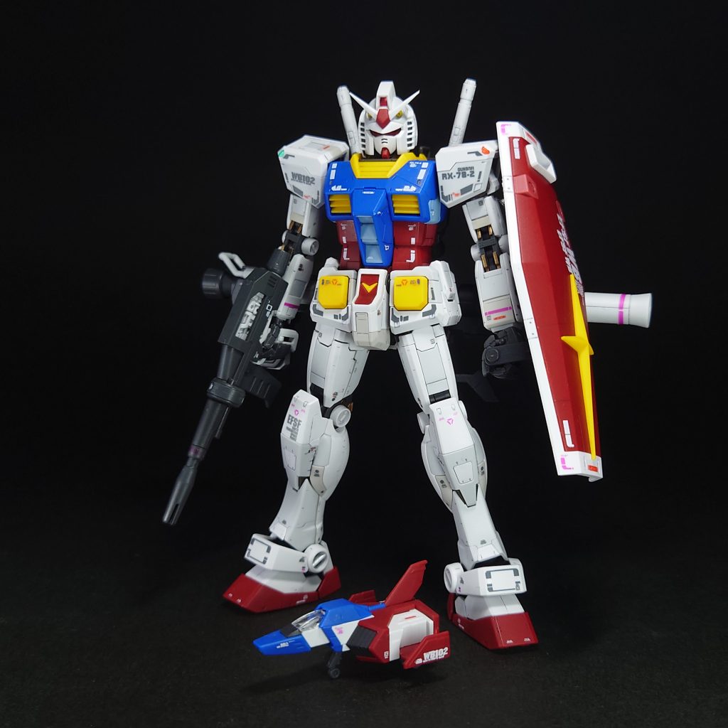 RGの第1弾として登場癖の強いアドバンスドジョイントも一つの作る味?的な(泣)当初MGの1/144版的なイメージでしたが、最近のRGは、MGとは違う、ギミックや造型、アドバンスドジョイントも改善され良い意味で、私の一番好きなシリーズとなりました(笑)個人的には、水転写デカールを付属してると嬉しいんだけどね(汗)