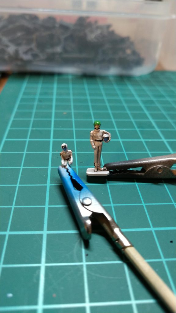 今回のコックピット搭乗パイロットには膝から下がない❗️