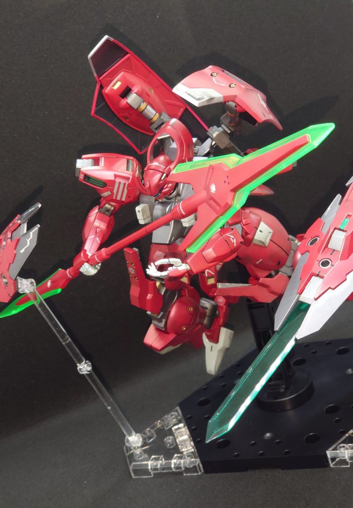 HWU05メガスラッシュエッジの真ん中のやつが結構ドンピシャでシールドバインダーに装着出来ました