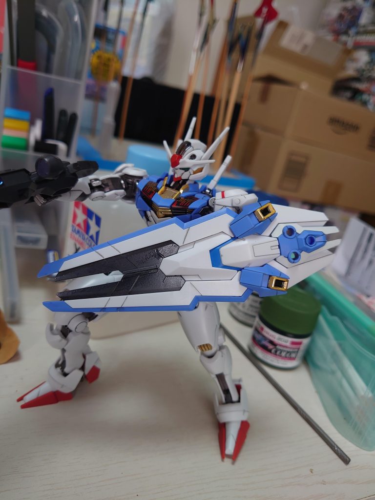 色は全部ガンダムマーカーエアブラシで塗ってます。まとまった時間がとれない私には神アイテム。