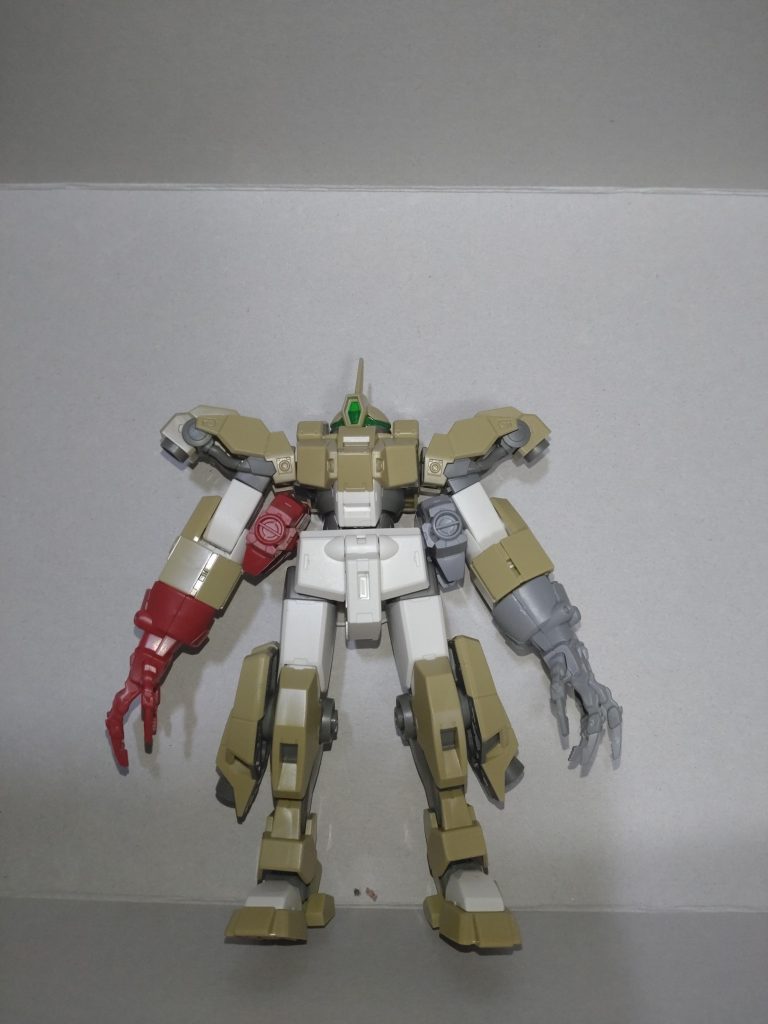 30MM 1/144 防衛作戦用オプションアーマー[シエルノヴァ用]ハンドパーツが思いのほかフィットしてます。後は腰のパーツです。 