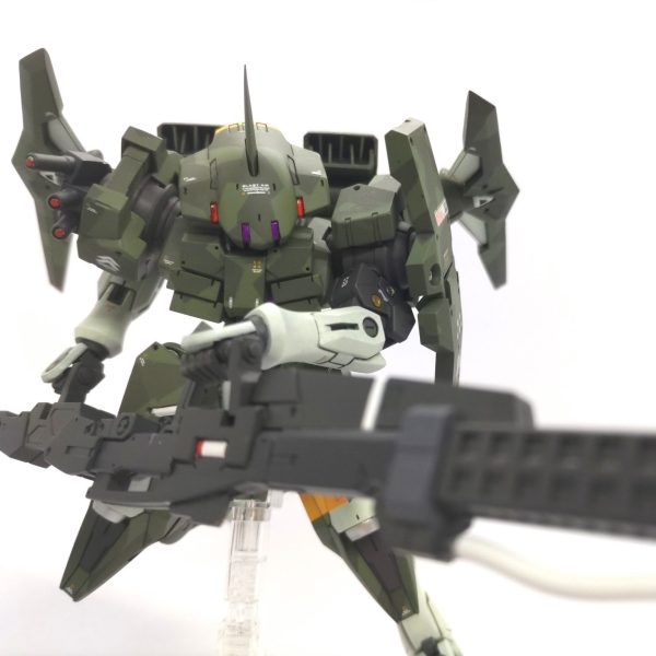 HGBF　ストライカー　ジンクス　(スプリッター迷彩風味)