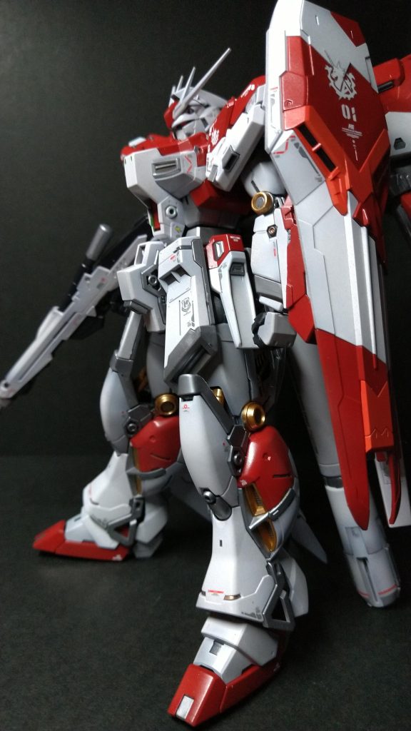 金や銀をアクセントに入れると良くなります。