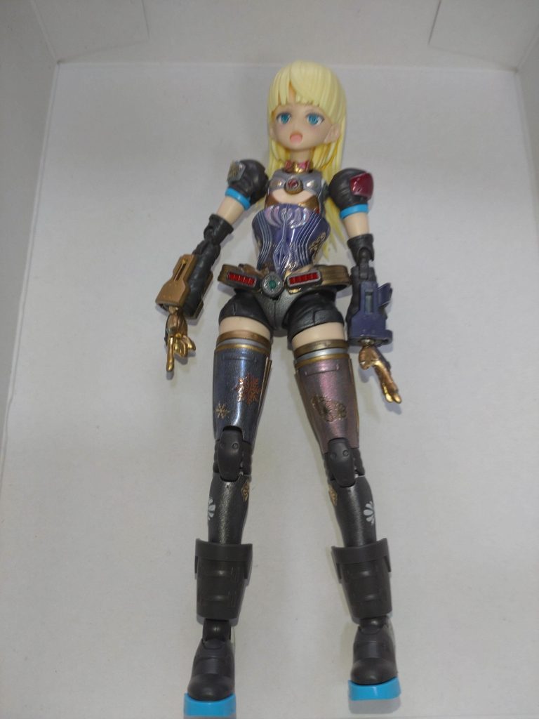 顔のプリントで本当に損してるキットです。30MSと互換性が高ければ格安で売らる事が無かったと思います。