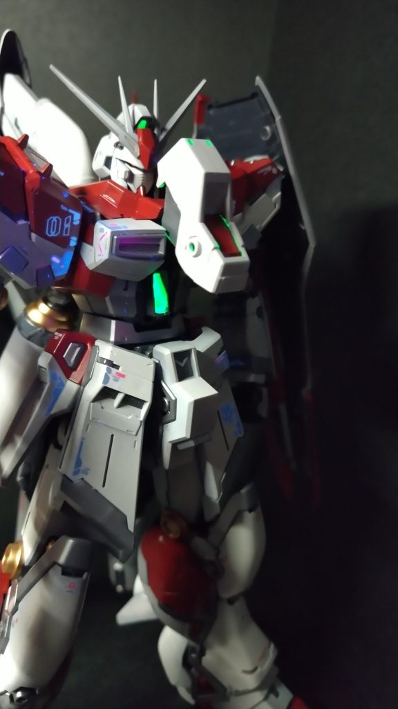 蛍光グリーン+UVライトでコクピットが光るんです。