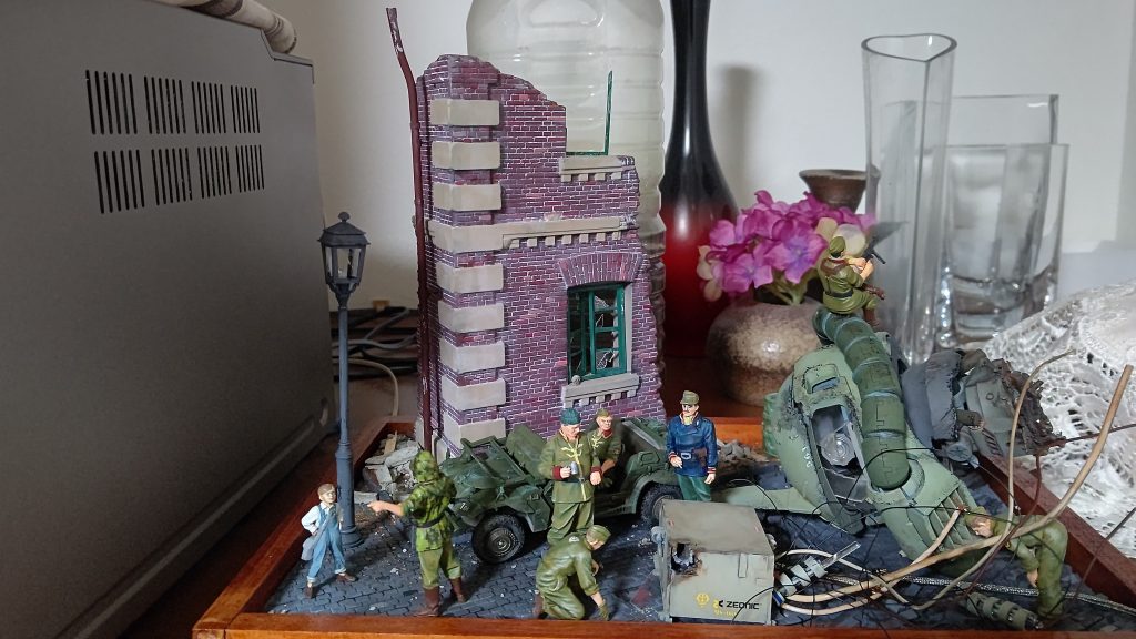 元はこんなんです。切り取り予定で撮ってますので花瓶とか写ってますが気にしない方向で。