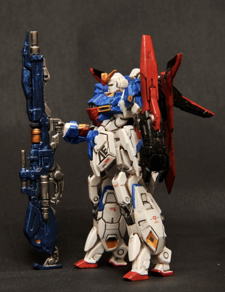 サイド。ハイパーメガランチャーの色は、敢えて本体の青とは変えてみました。オリジナリティはこの辺ぐらいです(^^;