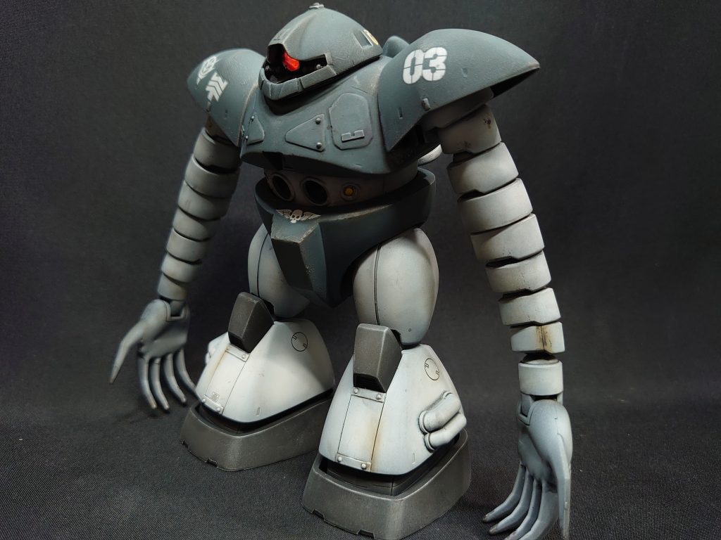 割れた場所はクラックとして処理しました（左腕）