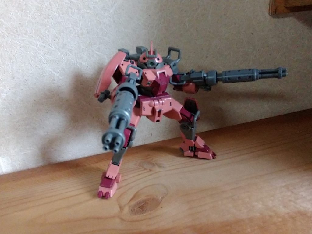 シャア専用デミトレーナー–2枚目/制作者:ムギタロウ