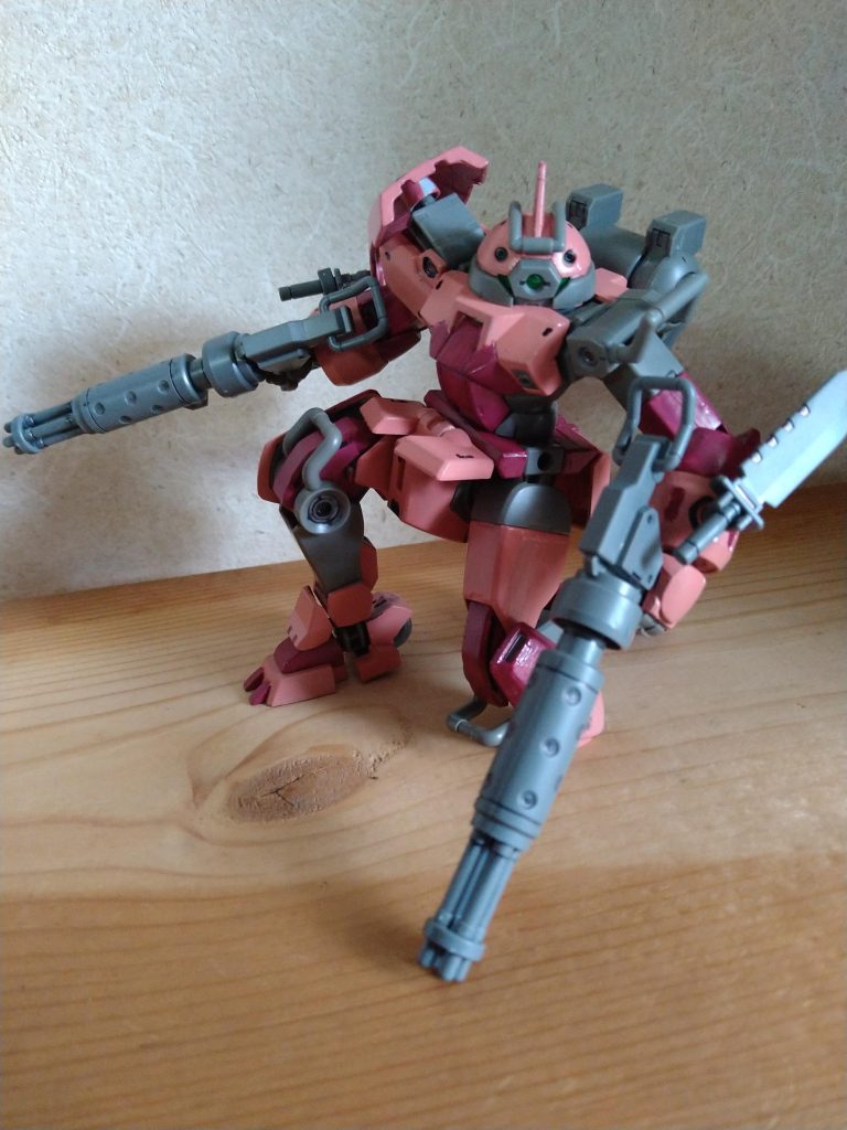 画像をよく見ると塗装出来てない箇所が目立ちますね。