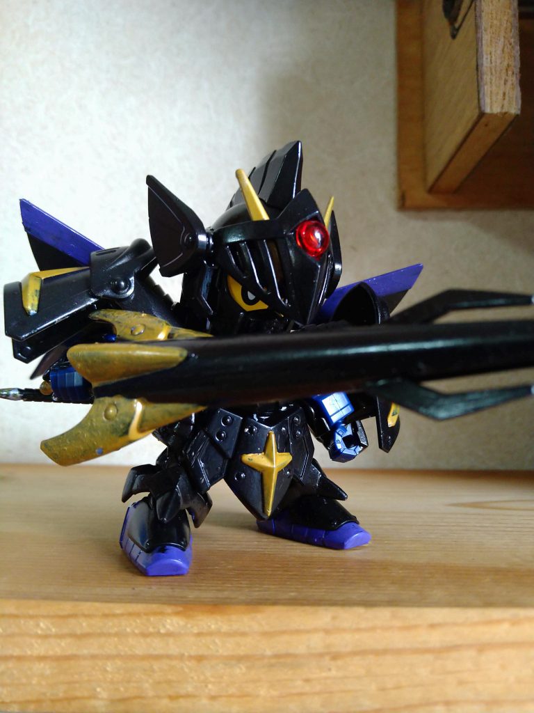 暗黒電磁ランス構え。ナイトガンダム物語を知りませんが、暗黒騎士風にしても騎士ガンダムは格好いいですね!