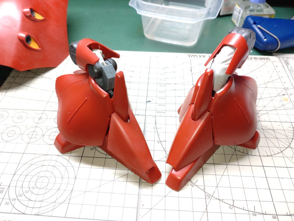 製作途中状態。こんな感じで関節置き換えをメインに改造しています。