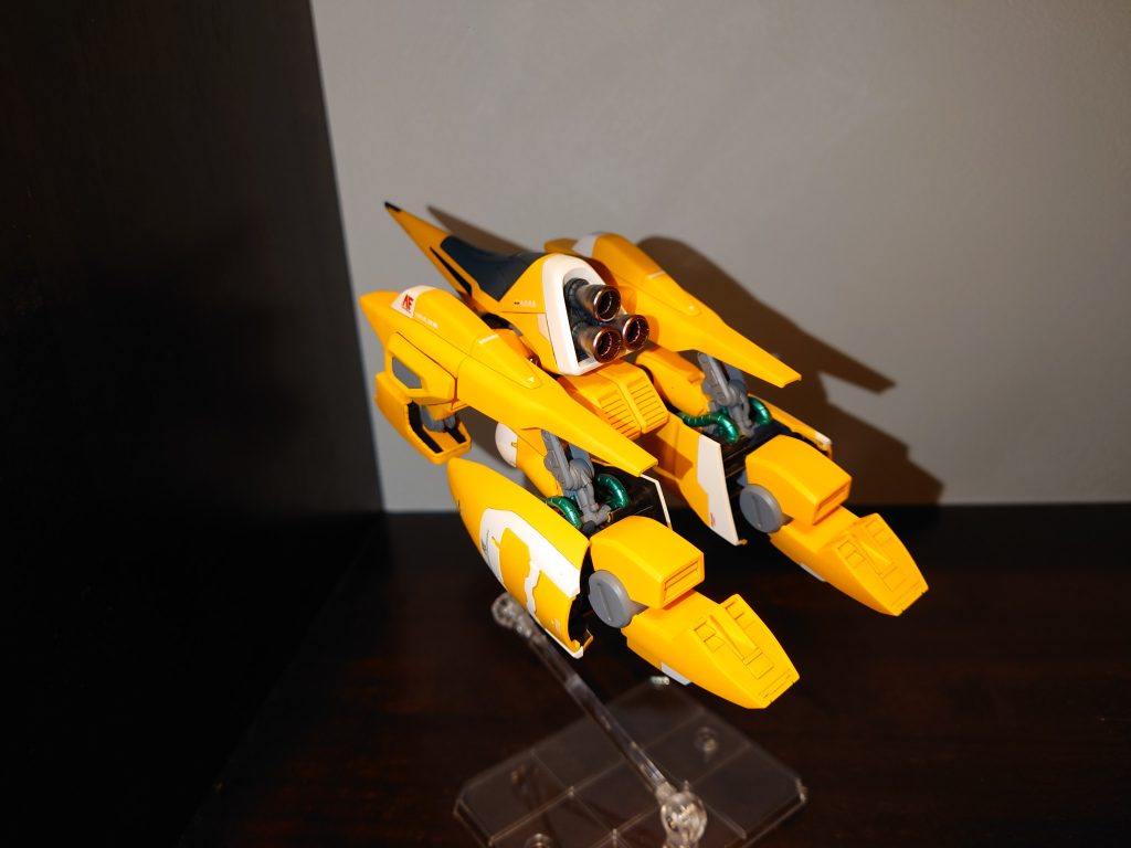 動力パイプはメタリックにしてみました。