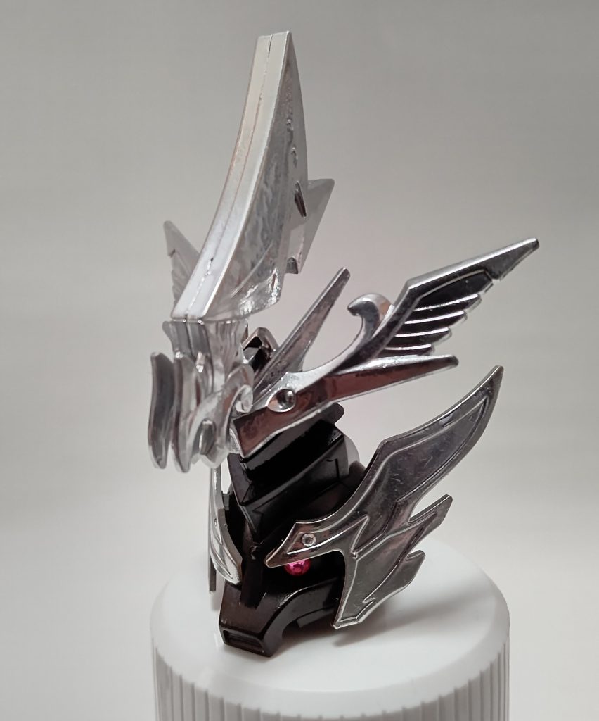 悪役はこれくらい派手であってもいいと思います(笑)