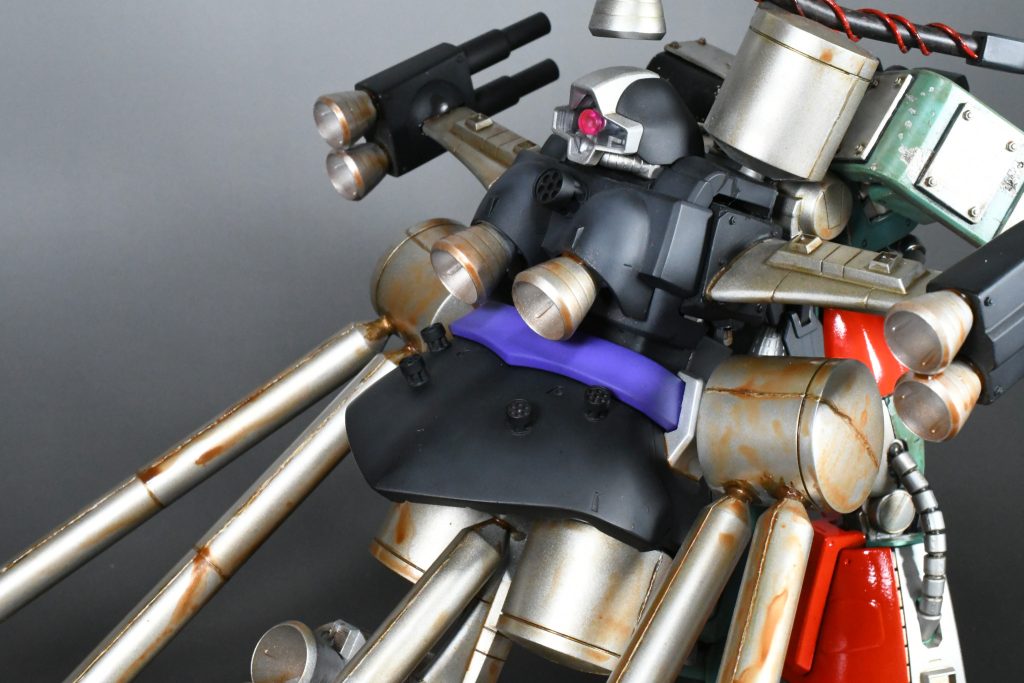 リックドムユニットです。パイロットも乗れて二連装ビームキャノンは有線式です。