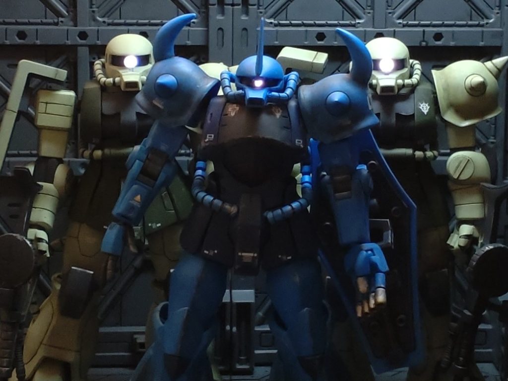 ラル「アコース、コズン、我々が地球で戦うのは初めてだ。敵のモビルスーツが出てきても深追いはするな。」アコース、コズン「了解!」