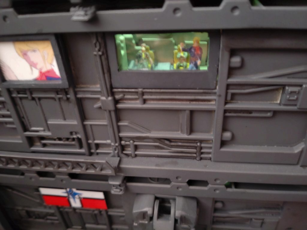 ハモン「戦果を期待します。」ラル「ハハハ、焦るなよハモン。」