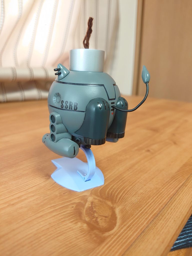 頭部の導火線は毛糸。尻尾は余ってたリード線にパテで先の部分作成