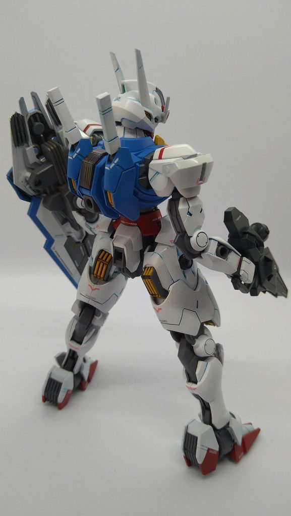 諸先輩方の作例を参考に後ハメ、しかし腿がパックリ! 