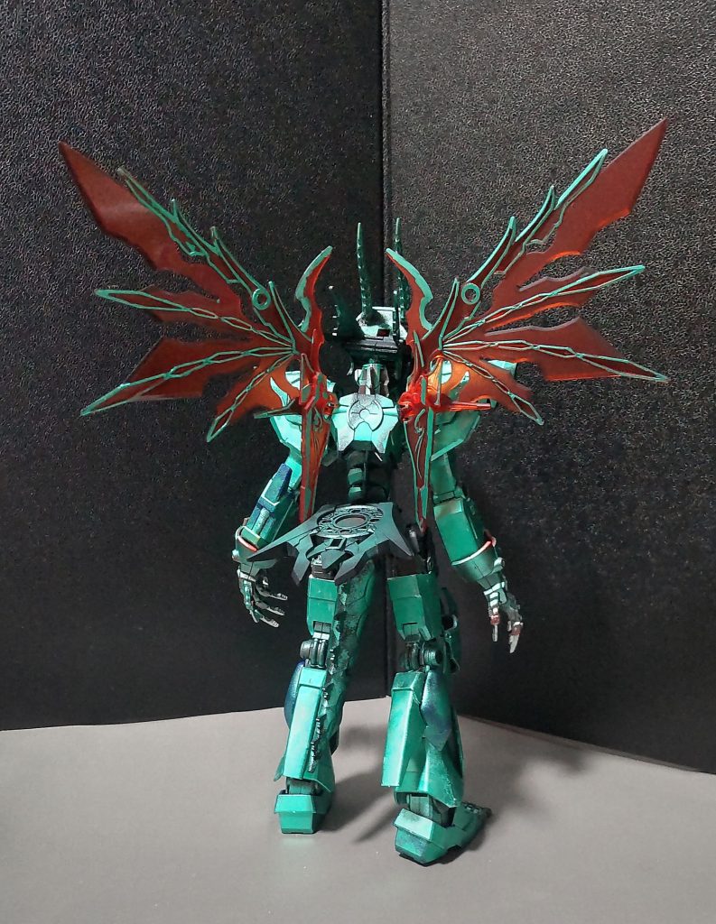 リアビュー翼は脱着可能です。