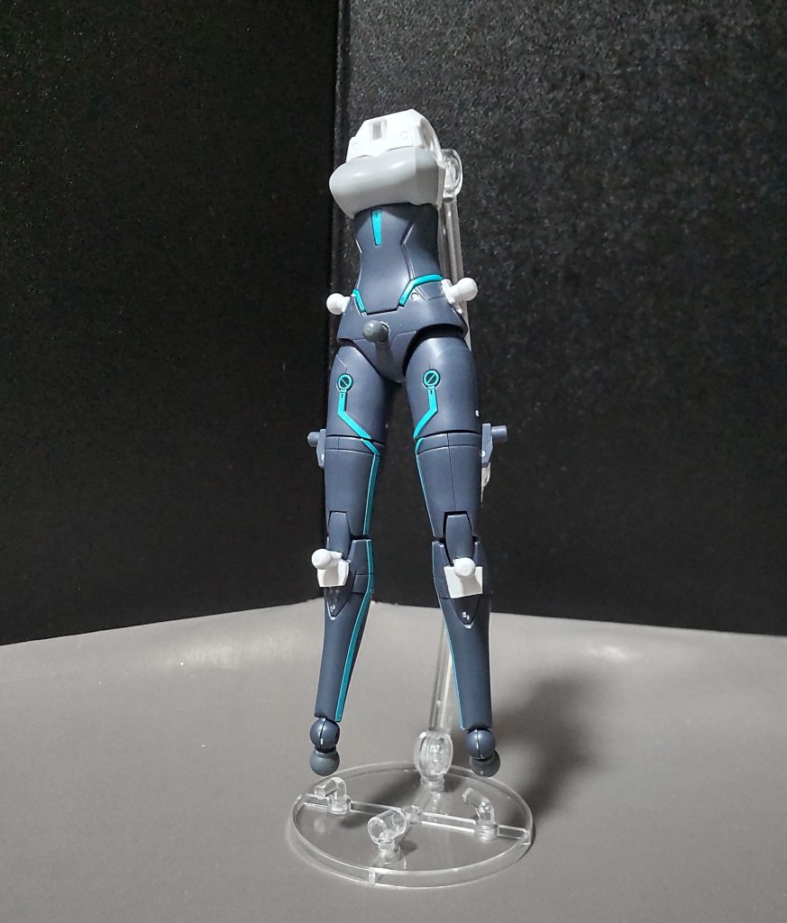 ・頭部はモビルドールタイプに変更・腕は上腕部分をSDガンプラに交換のため、一旦外す。・脚部は武聖関羽タイプに交換のため外します・残るボールジョイント部分に関羽の装甲を付けていきます。