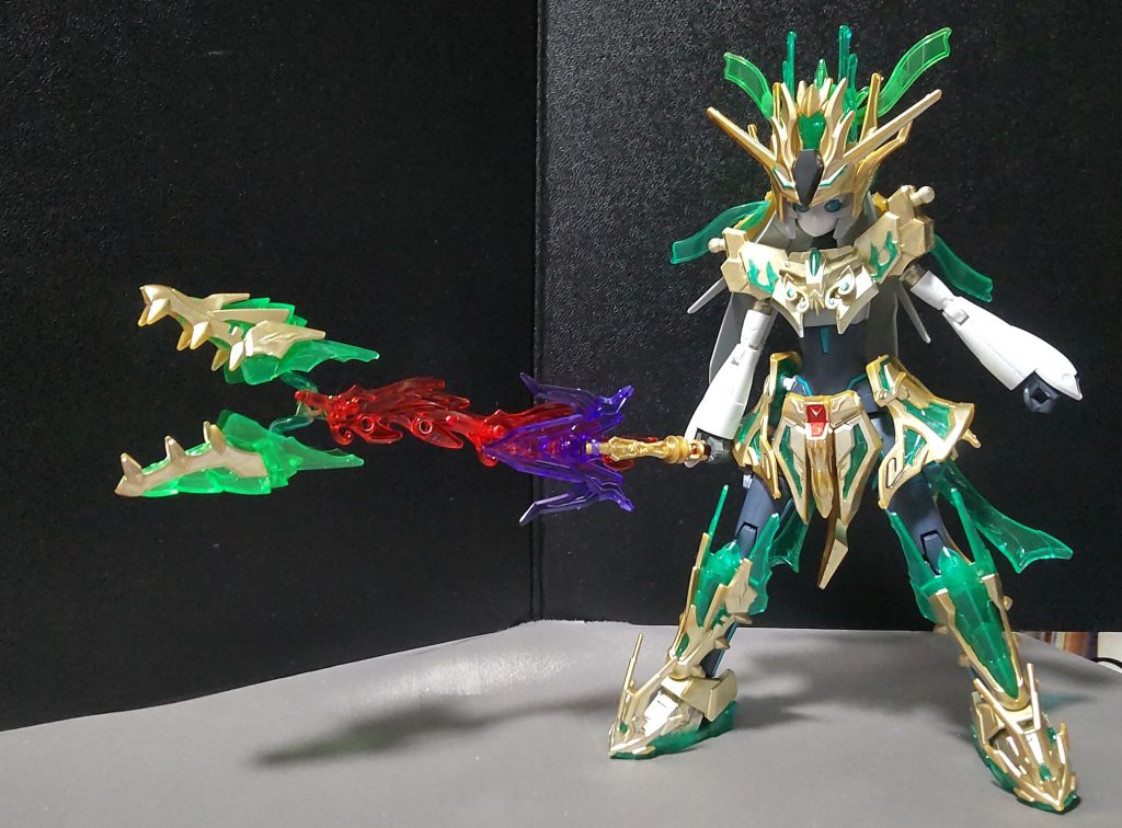 肩アーマーのドラゴンヘッズを用いて、「龍波砲」を放つことも出来ます。※脛当てのドラゴンヘッズも用いれば、「双龍波砲」を放つことも出来ます。