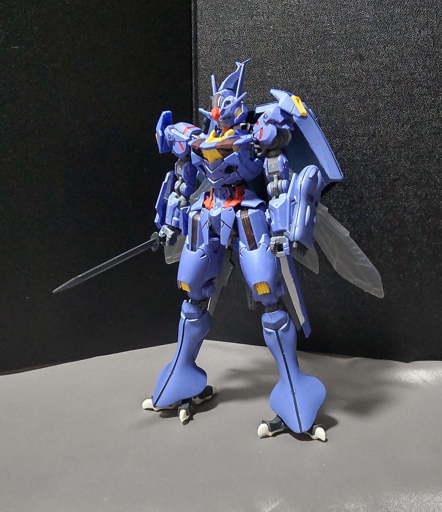 今回はダンバインの頭部の角と脚とオーラコンバーターを移植しただけですが、違和感なく出来ました。