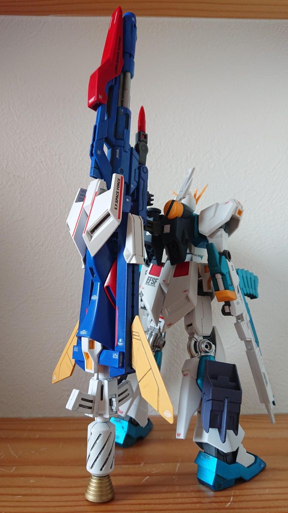 νガンダム–3枚目/制作者：プロトニュー