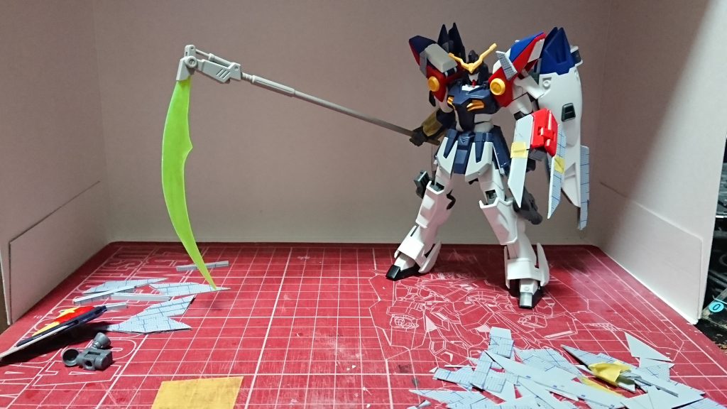 本体にプラ板をたしつつGNクローを制作しましたある程度形にはなりましたが何か足りないと思いここで一時制作止まってました