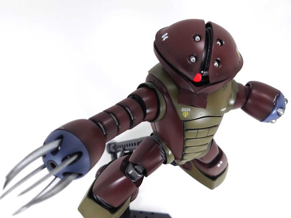 それなりに古いキットみたいですがモノアイも可動します。腕もフレキシブル可動❗