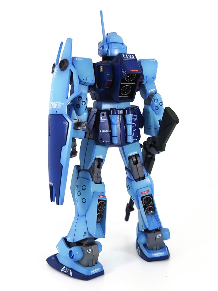 合わせ目も一箇所くらいしかなく作りやすいキットですね😃