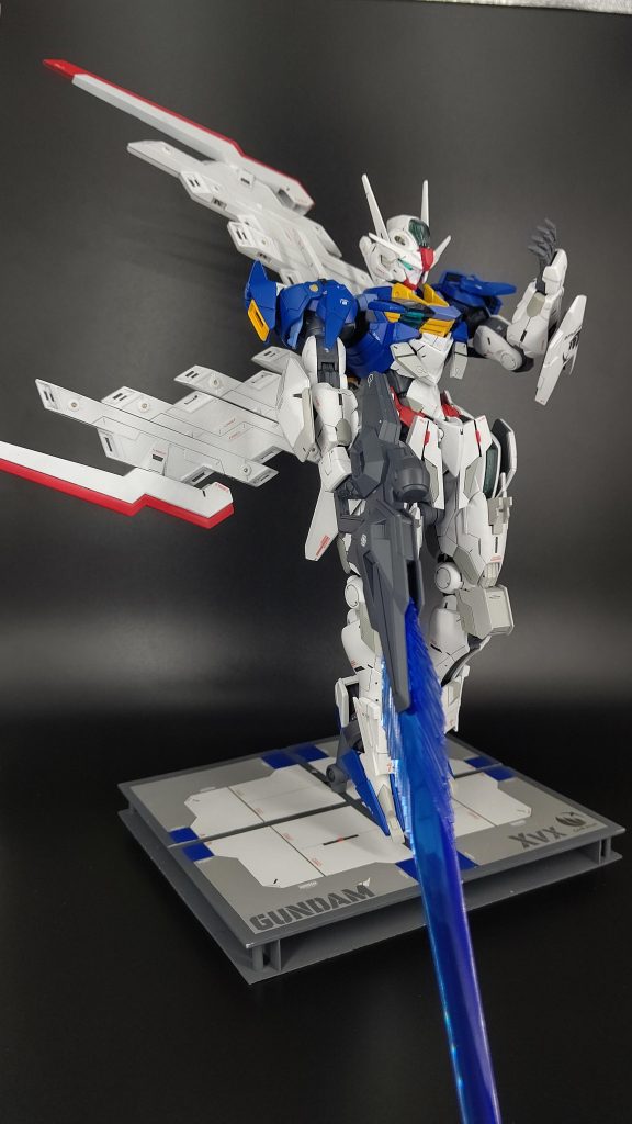 ツインアイやアンテナはシャープ化しています。センチネル系のガンダムの目付きが好みなんですよね