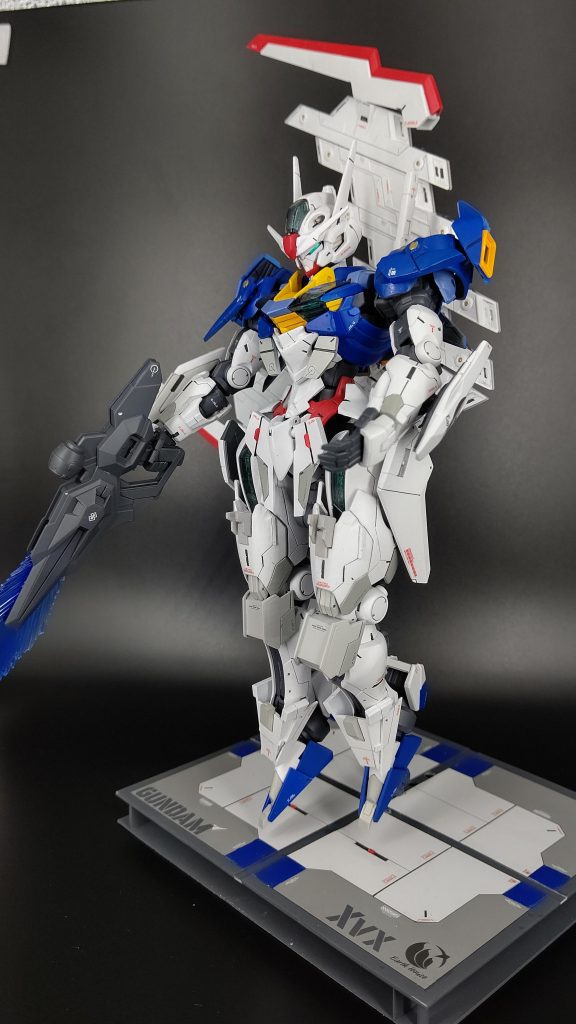 ムーンガンダムのスケールはHGですがサイコプレート自体大きいのでそこまで違和感なく装備できたかなと個人的には思っています。