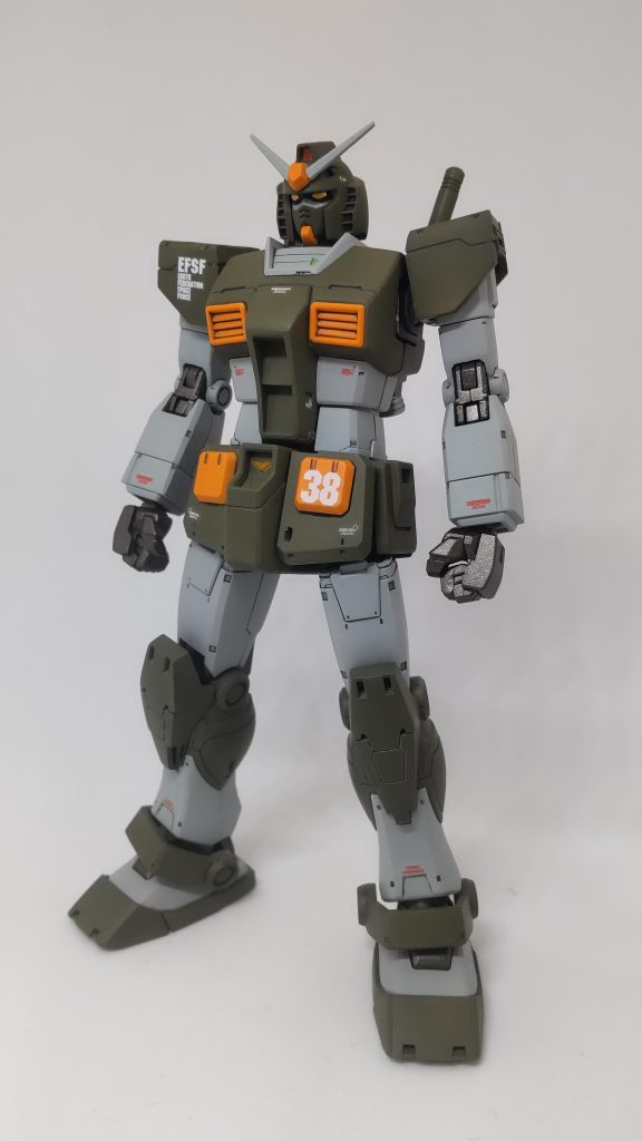 素体です。配色は結構悩みました。アーマーの方もそうですが、素体の肩や腕などディテールダウンさせてます。