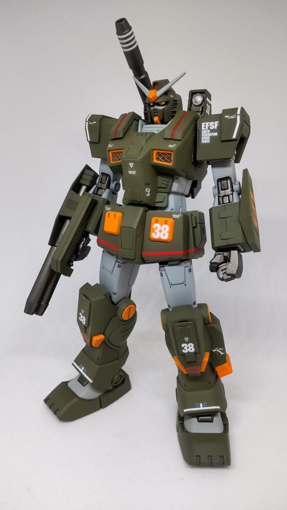 フルアーマーガンダム正面です。やっと商品化されたということもあり、かなり気合いを入れて作りました。と、言っても元の出来が素晴らしいのでMSD成分を削ってる感じです。