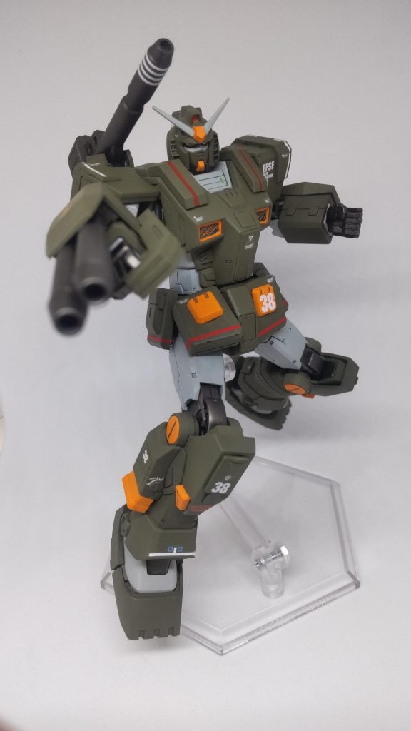 そしてMGパケ絵のポーズ。MGもアップデートされたキットが欲しいなぁ。