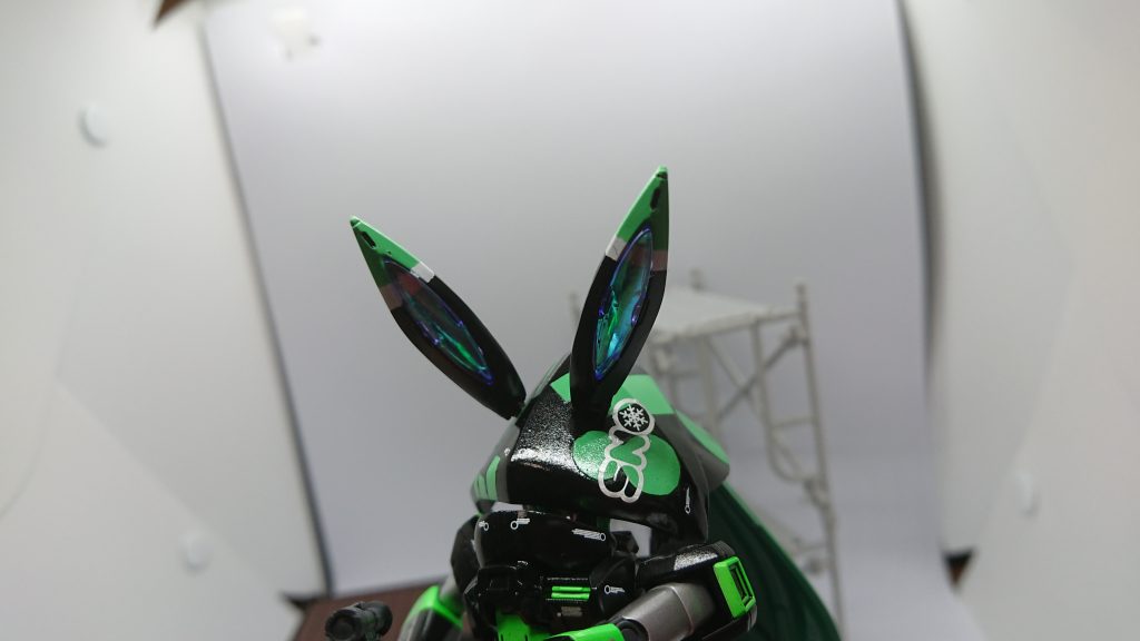 うさみみはセンサーになっていてスナイプモード時スコープ機能となっています  チームに居場所、情報を指示します