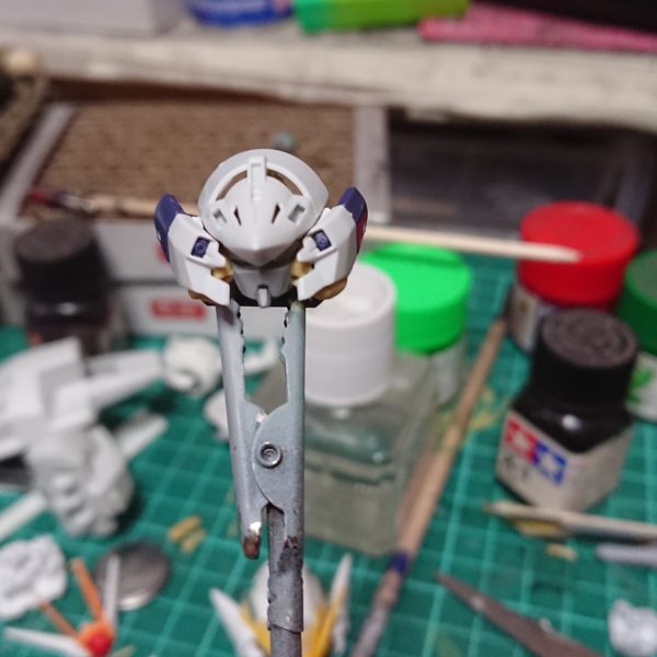 頭部作成！ヘルメット拡張し顔が見やすいように作成しました従来ですとあまり顔が目立たなかったためフードも作成中です（2枚目）