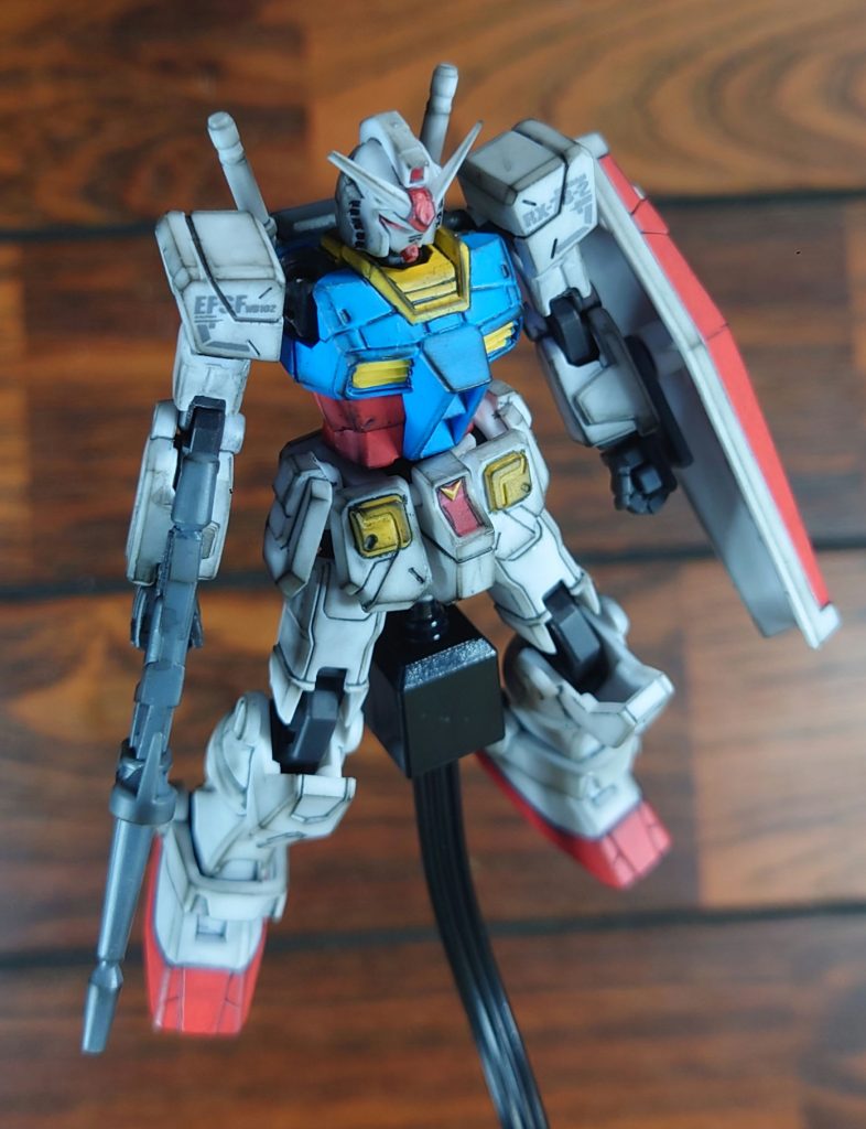 小さいので、スジ彫り、スミ入れ、ウェザリングマスターでエッジ強調、トップコート位です。