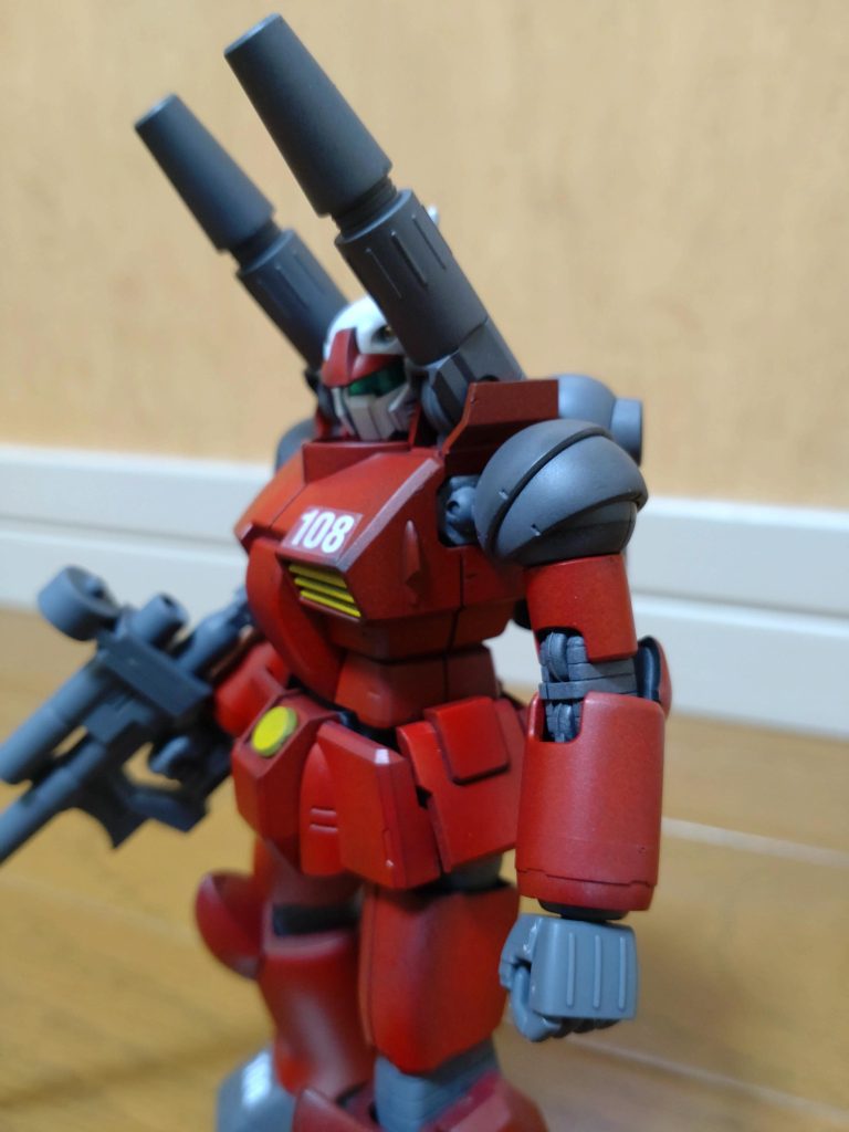 黒サフで全身真っ黒にしてから塗装したので、実際はもっと黒っぽいんですけど、写真だと分からず・・・