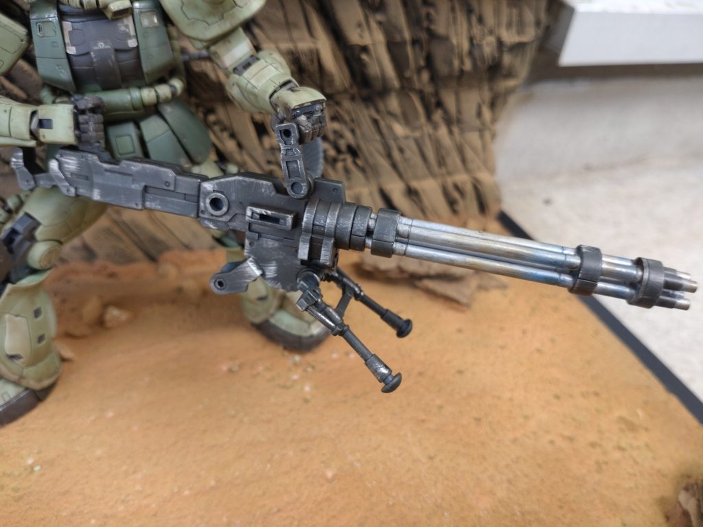 30mmシリーズのガトリングガンを装備、これで男のロマンは2倍、いや2乗になりました。